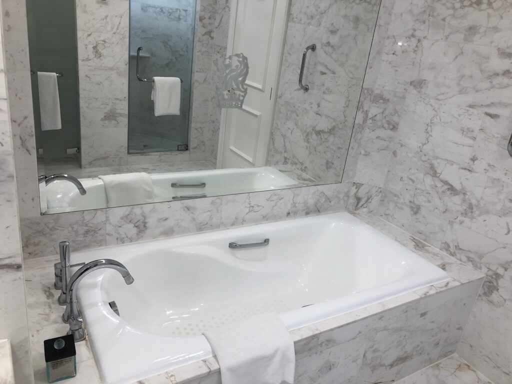 リッツカールトン クアラルンプールバスルーム浴槽