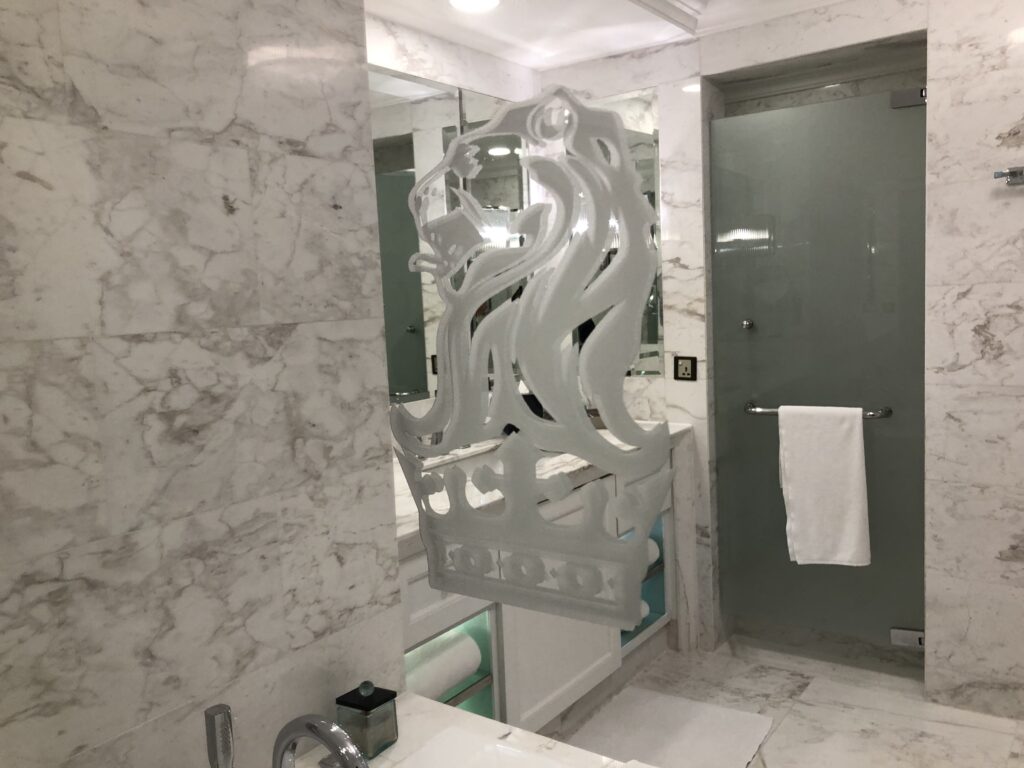 リッツカールトン クアラルンプールバスルーム浴槽鏡