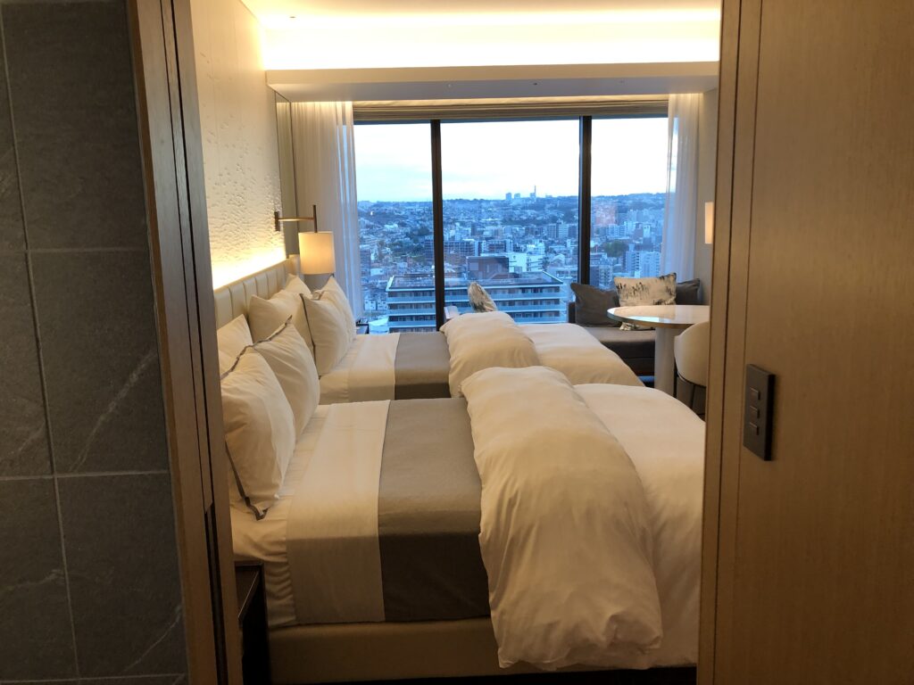 ウェスティンホテル横浜ベッドバスルームからの眺め
