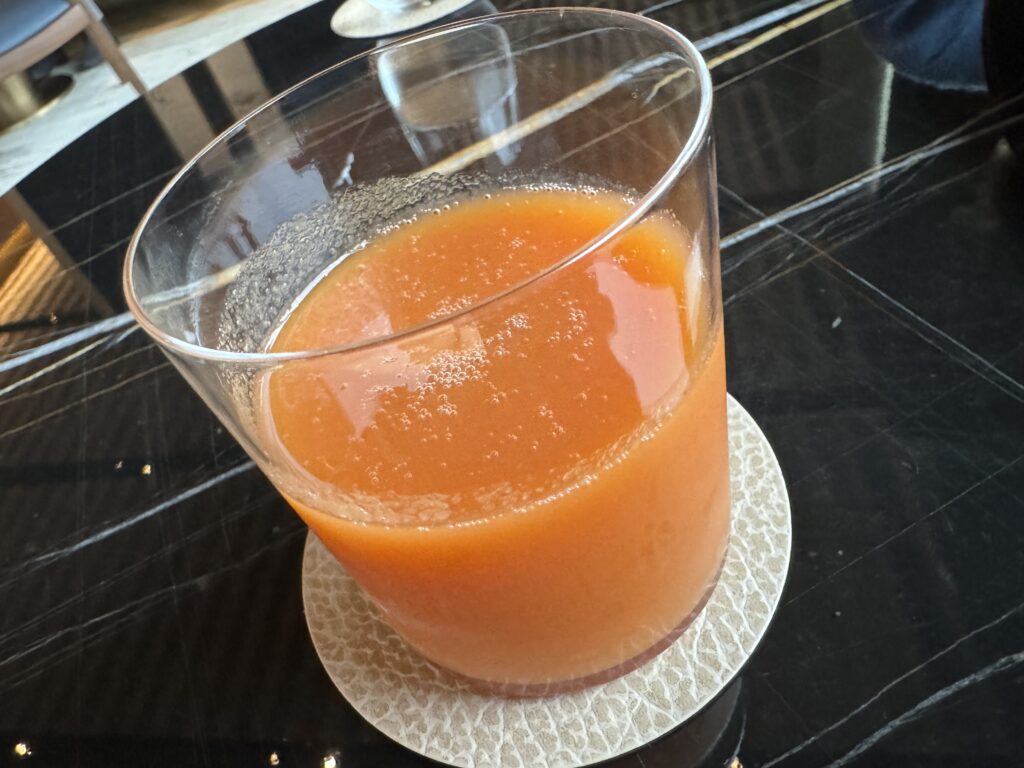 リッツカールトン福岡クラブラウンジ朝食トマトジュース