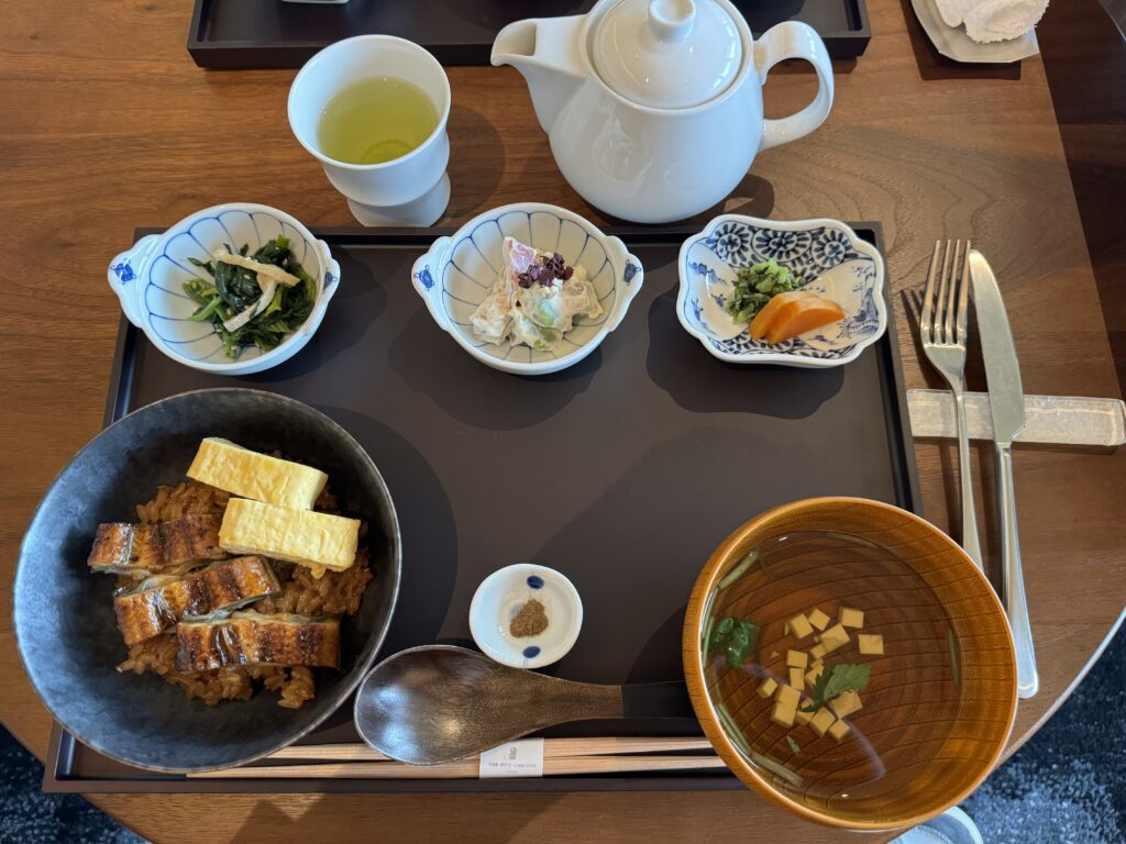 リッツカールトン福岡クラブラウンジランチうな丼