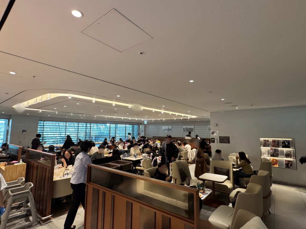 仁川国際空港 第1ターミナル 43ゲート付近「マティナラウンジ」内観