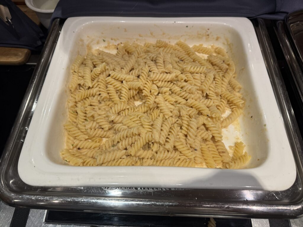 ルネッサンス・リバーサイド・ホテル・サイゴン ラウンジ夕食 1日目