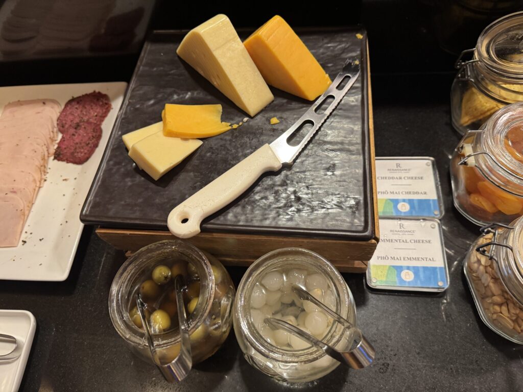 ルネッサンス・リバーサイド・ホテル・サイゴン ラウンジ夕食 1日目
