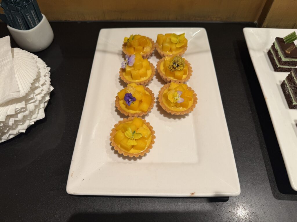 ルネッサンス・リバーサイド・ホテル・サイゴン ラウンジ夕食 1日目