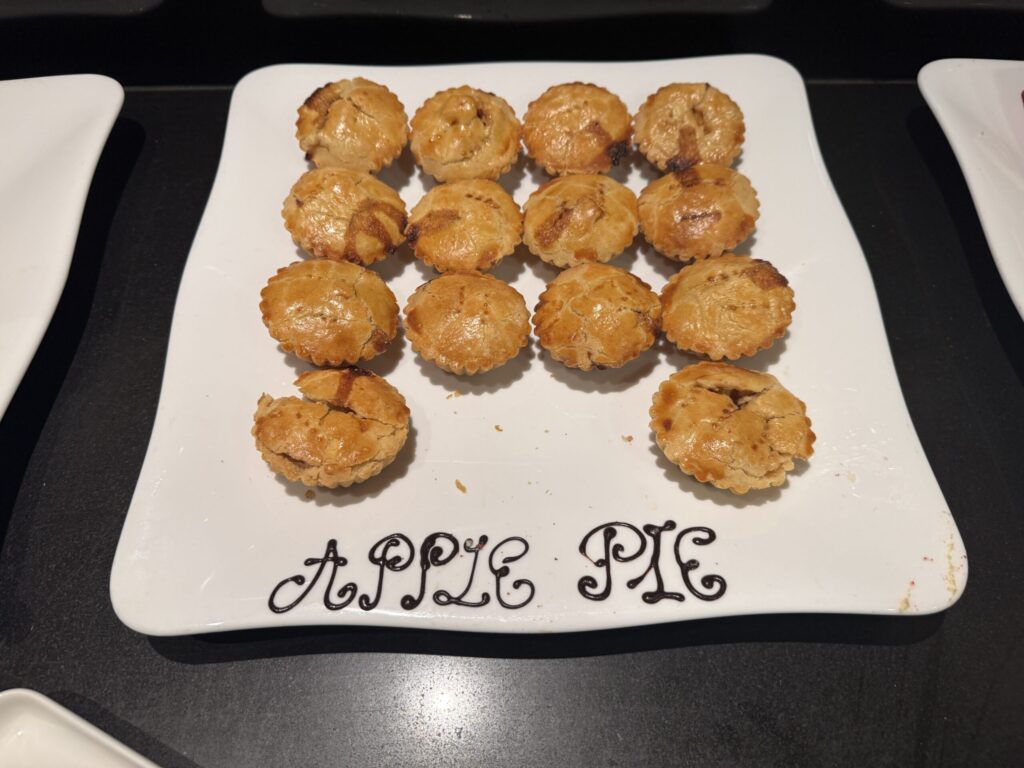 ルネッサンス・リバーサイド・ホテル・サイゴン ラウンジ夕食 2日目
