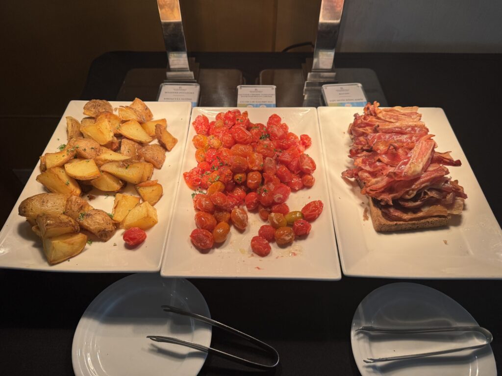 ルネッサンス・リバーサイド・ホテル・サイゴン ラウンジ朝食