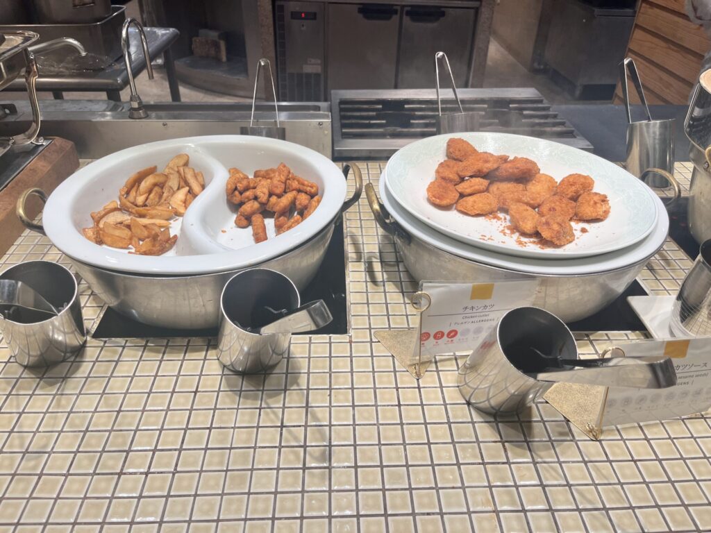 パインテラス フード