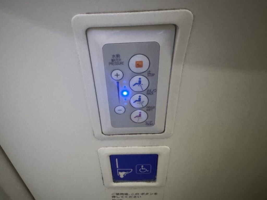 ZIPAIR フルフラット トイレ