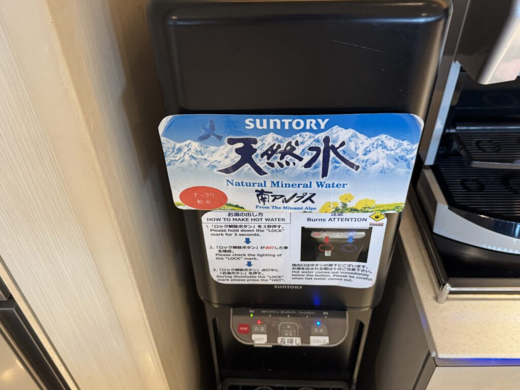 羽田空港・国内線のANAスイートラウンジ ドリンク