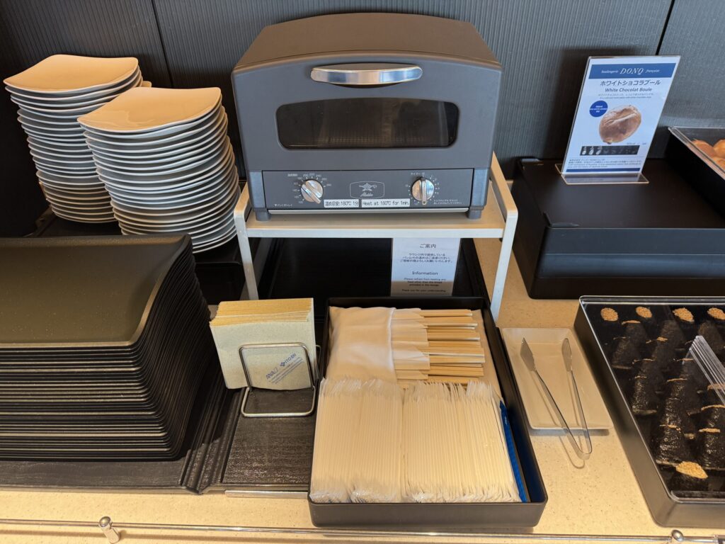 羽田空港・国内線のANAスイートラウンジ フード