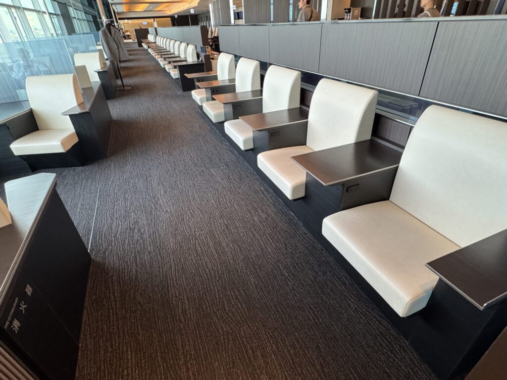 羽田空港・国内線のANAスイートラウンジ