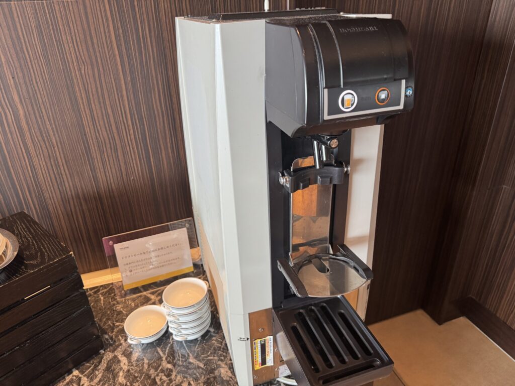 ウェスティンホテル仙台　ラウンジ
カクテルタイム　オールデイスナックタイム