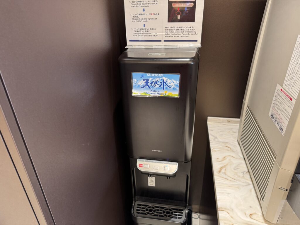 福岡空港 国内線 ANAスイートラウンジ ドリンク