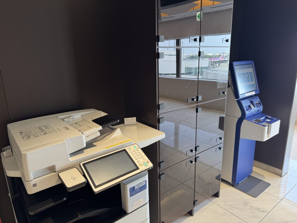 福岡空港 国内線 ANAスイートラウンジ コピー機 ロッカールーム