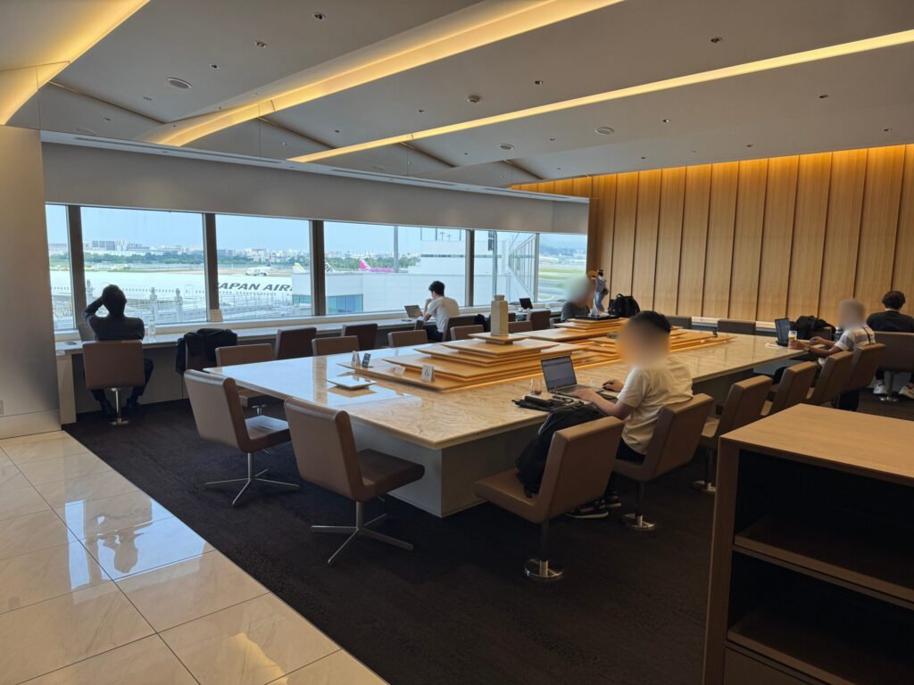 福岡空港 国内線 ANAスイートラウンジ